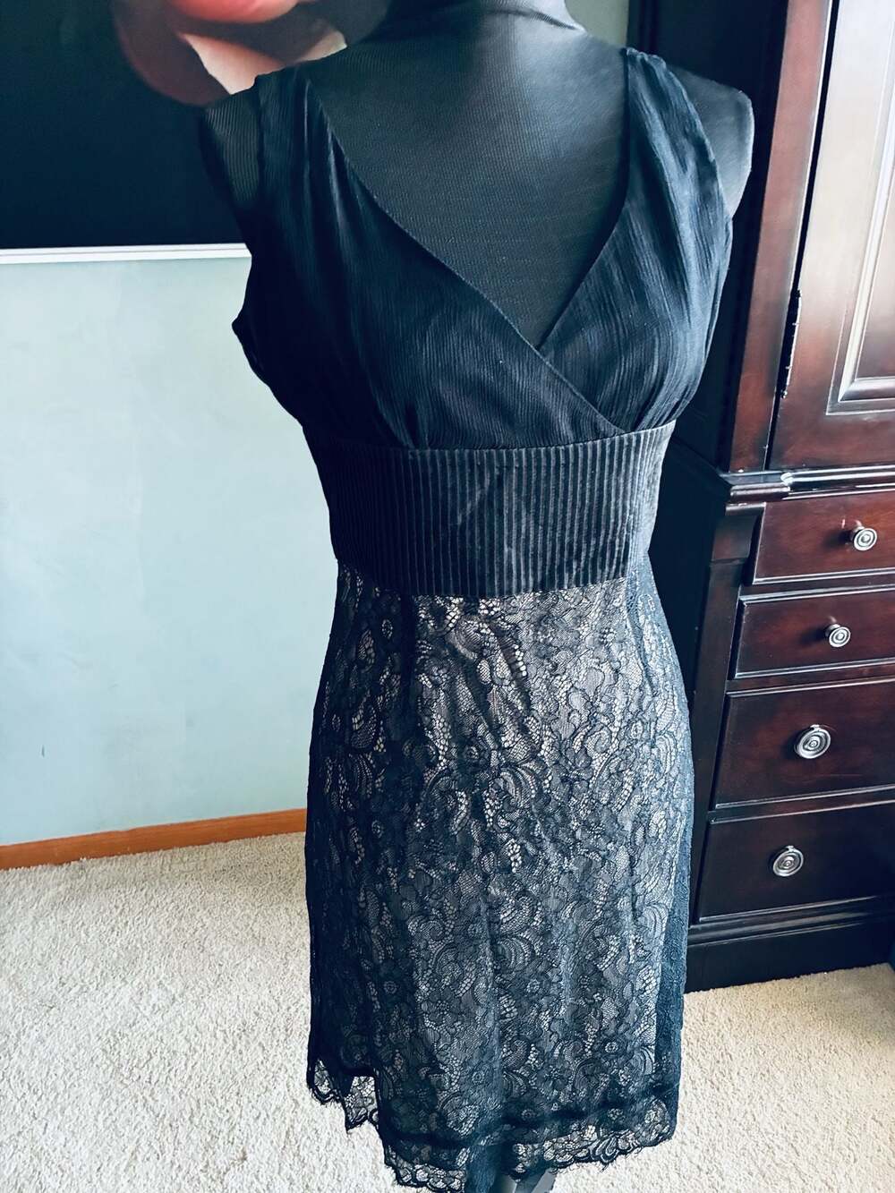 Moulinette Soeurs Black Lace and Silk V-Neck Dress Sz 8 A482